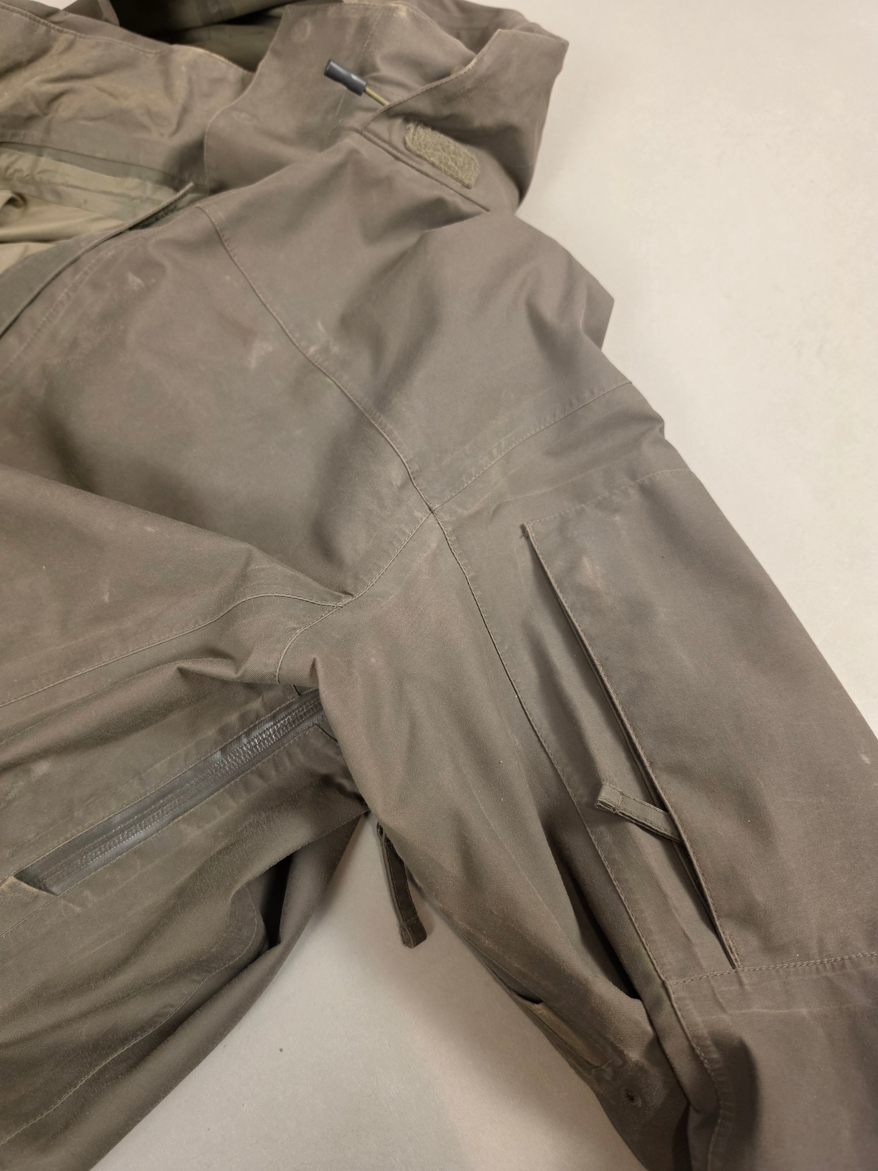 Dutch Waterproof Jacket Gore-Tex Carinthia, Olive