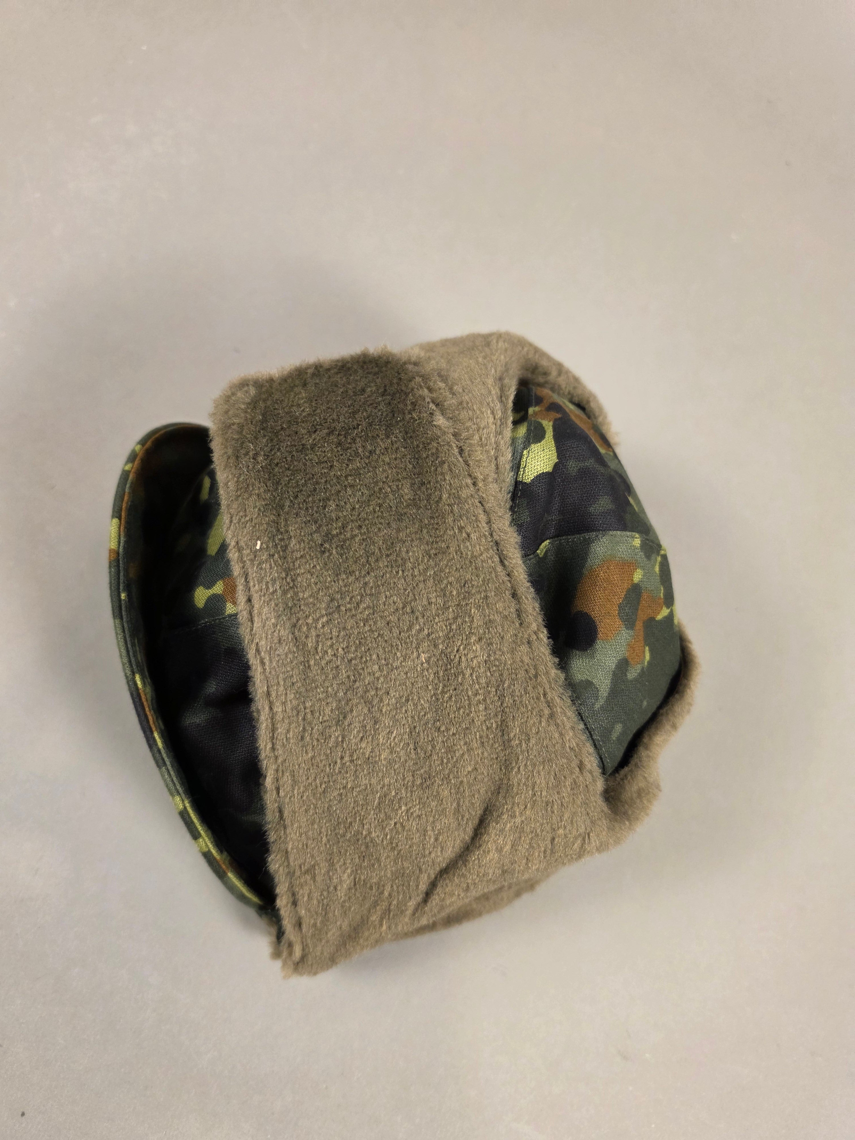 BW Ushanka Bärenf*tze Flecktarn